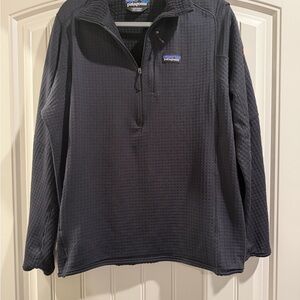 Patagonia Men's Black Quarter-Zip Jacket R1 Grid fleece